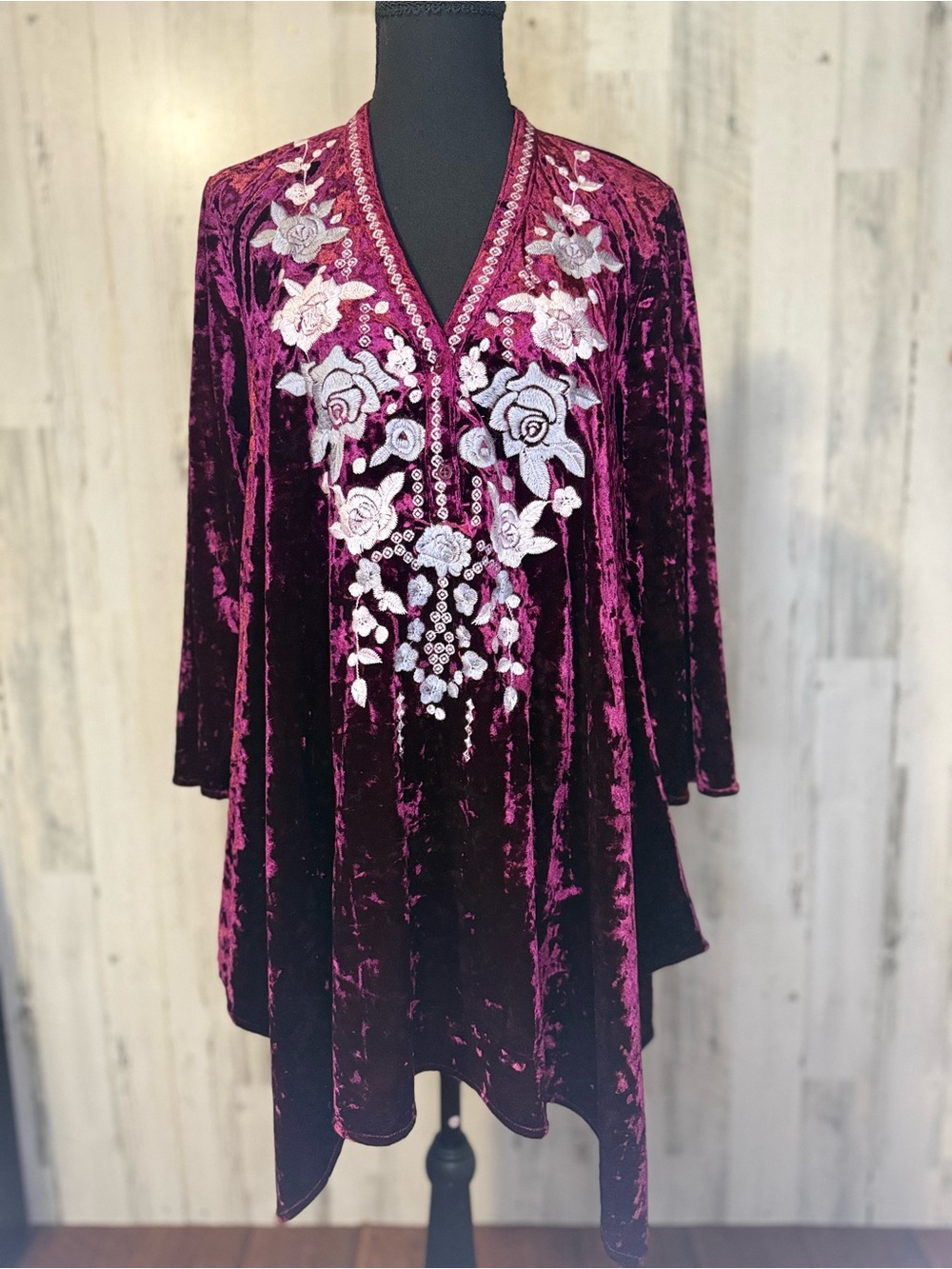 Andrée by Unit 90s Boho Burgundy Velvet Embroidered Floral Tunic Dress L - Picture 2 of 10